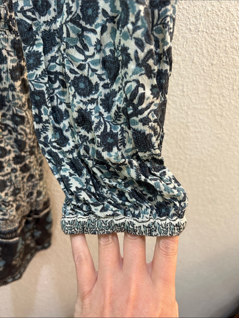 Faherty Montana Dress in Navy Folly Floral Size Medium - Picture 14 of 15